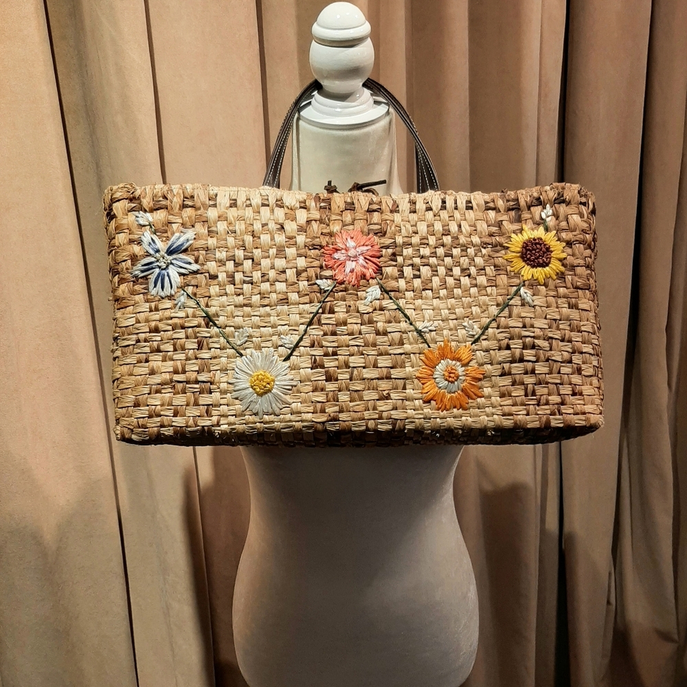 Vintage straw purse